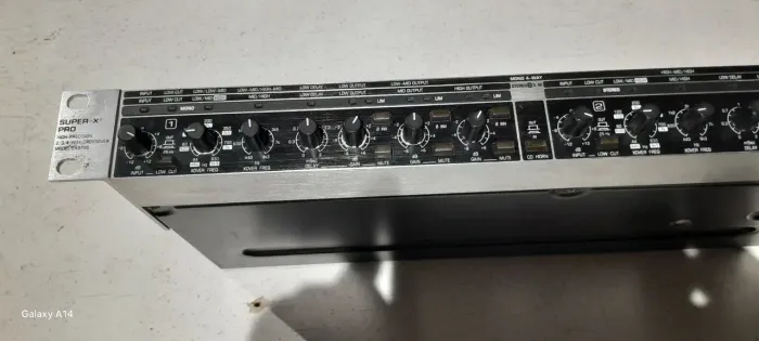 Crossover behringer