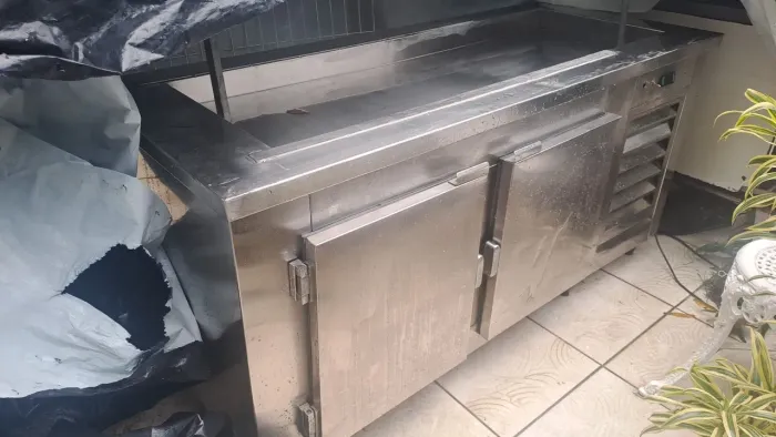 Condimentadora para produção 220v ótimo para pizzarias ,Sushis e etc
