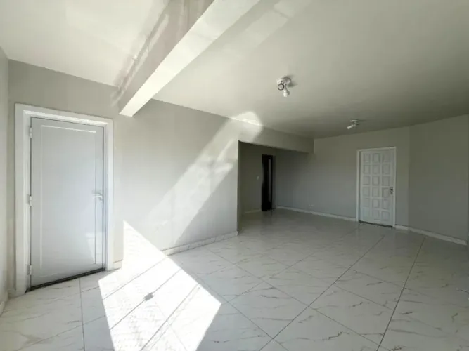 Apartamento com 3 dormitórios para alugar, 120 m² por R$ 3.000/mês - São Cristóvão - Casca