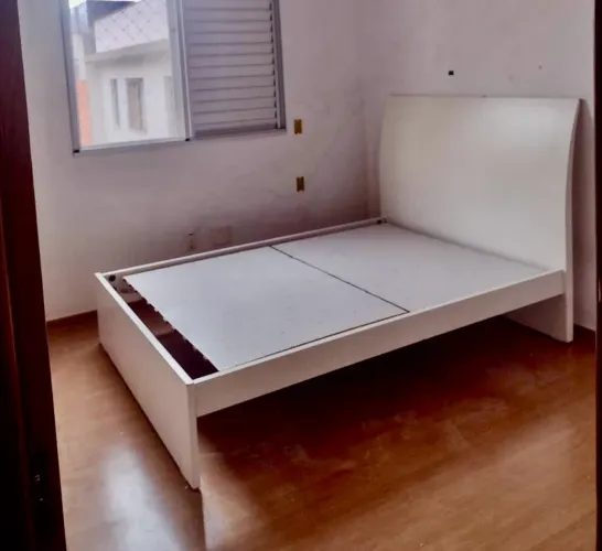 Vendo cama usada tamanho casal branca laqueada