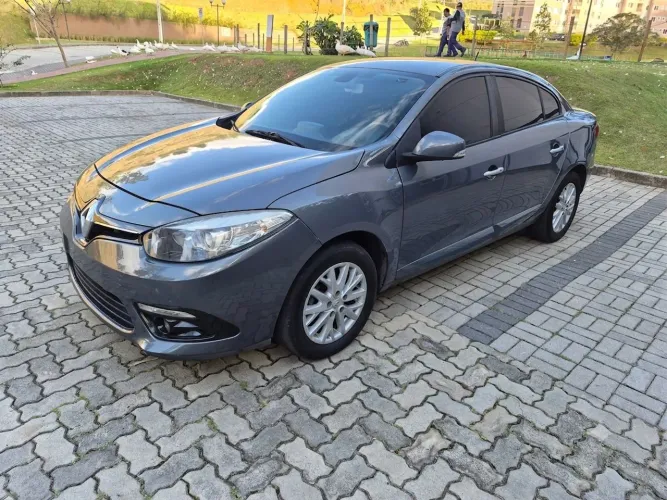 Renault Fluence Sed. Dynamique 2.0 16V Flex Aut. 2015