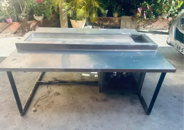 Mesa industrial inox refrigerada 
