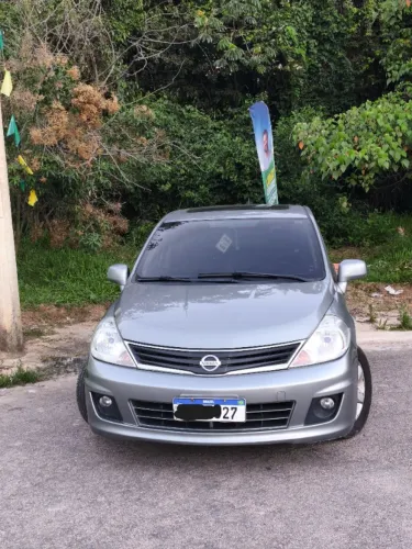 Nissan Tiida SL 1.8/1.8 Flex 16V Mec. 2013
