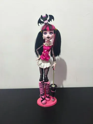 draculaura básica completa