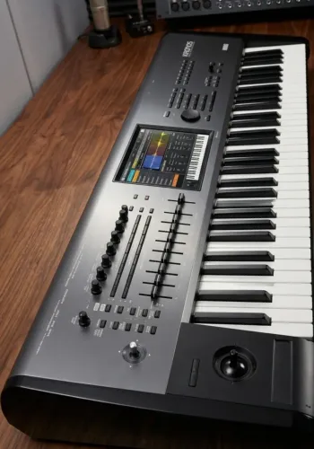 Korg Kronos 2