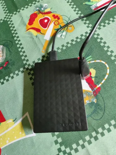 HD externo 4TB acompanha o cabo 3.0
