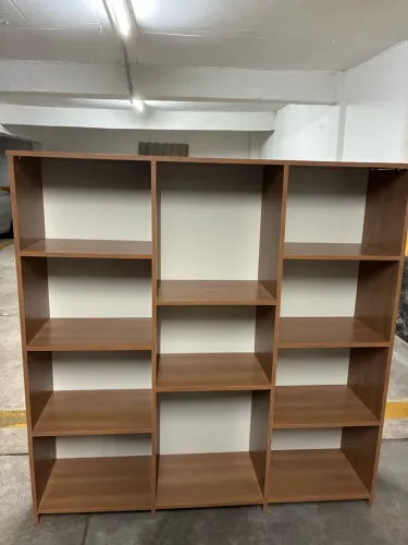 Estante de livros madeira MDP (3 meses de uso)