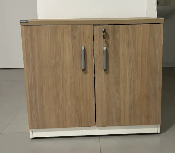 Armário Baixo 80cm para Escritório 2 Portas e Chave Linha Alto Padrão F5 Office