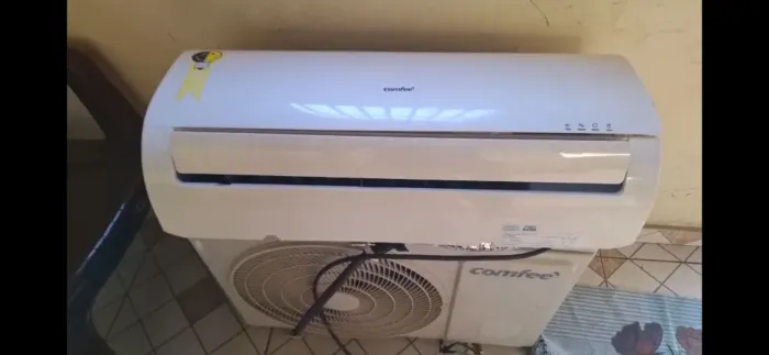 Ar condicionado comfee 9.000 com instalação gratis.