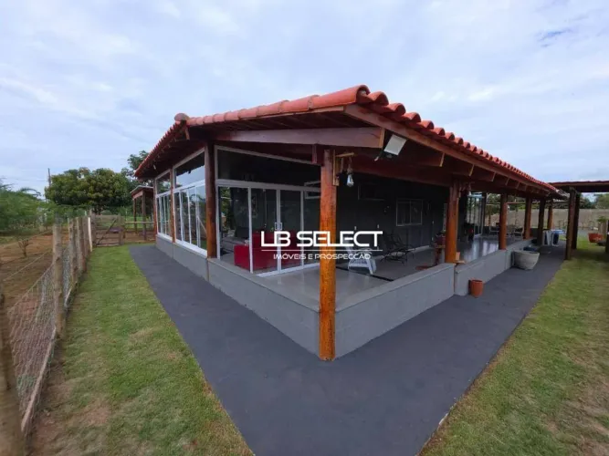 Chácara com 2 suítes à venda, 200 m² de área construída em terreno de 2.500m² por R$ 850.0