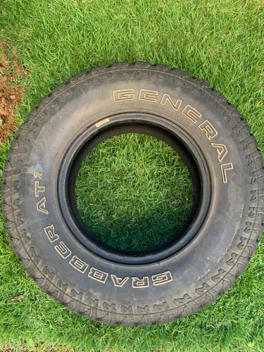 Pneu General Grabber AT2 235/75/15