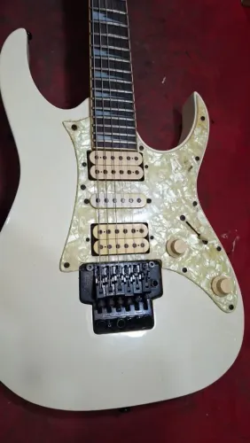 Ibanez RG 450 DX WH.