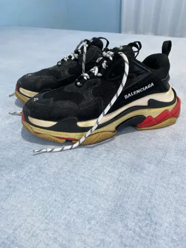 Tênis Balenciaga Triple S Usado - Premium