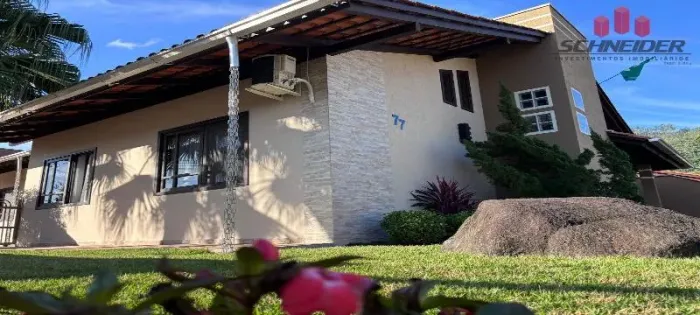 Casa com 3 dormitórios à venda no bairro Centro em Benedito Novo/SC
