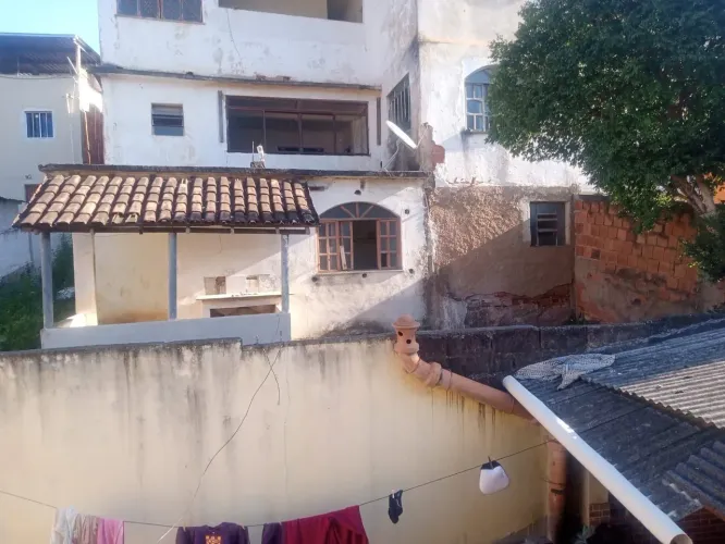 CASA À VENDA