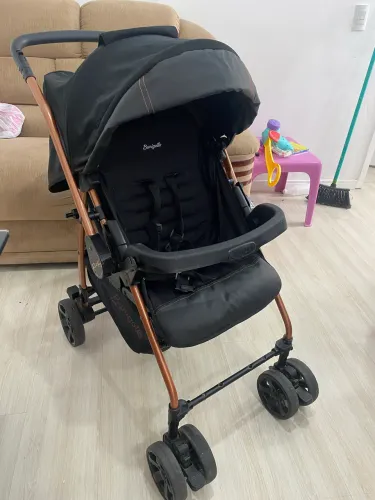Carrinho de bebê + bebê conforto