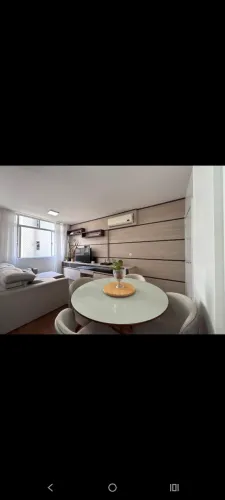 Apartamento Agronômica 3 quartos sendo 1 suite. Rua Delminda Silveira