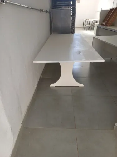 MESA DE REUNIÃO 8 PESSOAS MDF 2.75CX1.00LX0,75H ESPESSURA DO MDF 2,5MM.