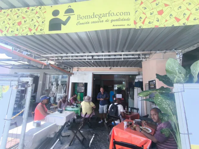 RESTAURANTE À VENDA EM ARARUAMA - PONTO COM ALTO FLUXO