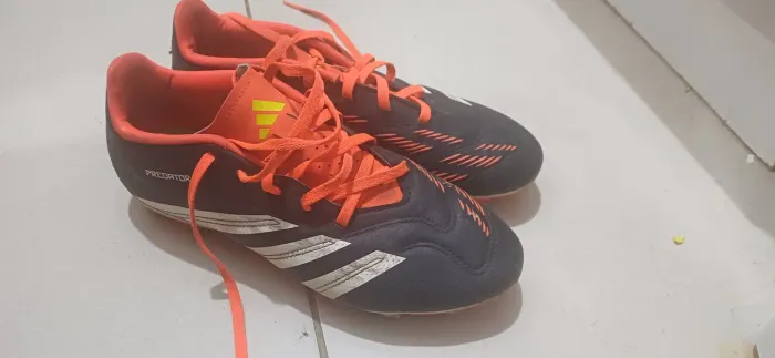 Chuteira Adidas futebol 39