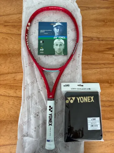 Raquete Yonex Vcore 100 - Nova