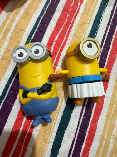 Kit antigo colecionável miniaturas Minions