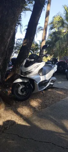 PCX 160 Branca novíssima e ganha 1 capacete novo