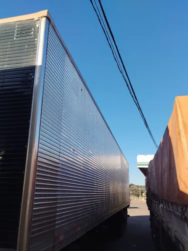 Vendo Carreta Baú 30 Paletes
