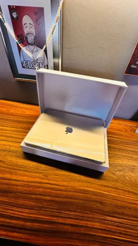 Apple 2025 MacBook Air (de 15 polegadas, Processador M4 da Apple com CPU 10?core e GPU 10