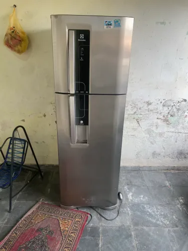 Geladeira Electrolux frost free funcionando perfeitamente (127 volts) 400 litros 