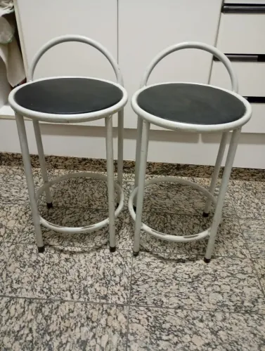 Vendo banquetas brancas