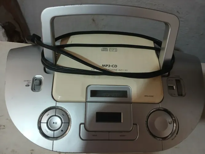 Vendo um mini sistem am fm cD FHILIPS  não funciona o cd
