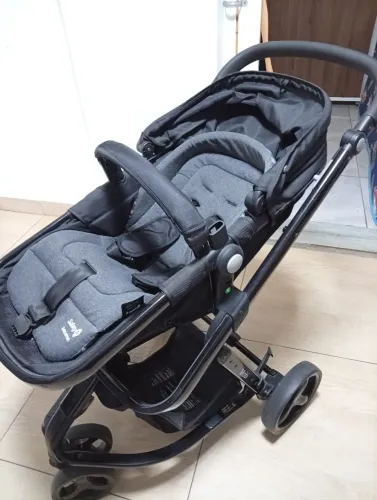 CARRINHO DE BEBÊ E BEBÊ CONFORTO SAFETY 1ST