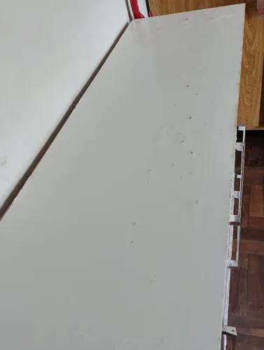Cômoda de roupa usada