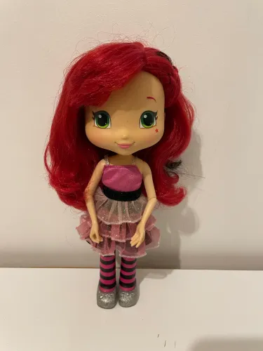 Boneca Moranguinho Cantora