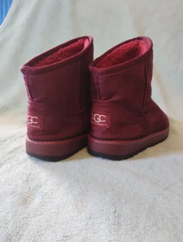 Bota estilo UGG bordo 