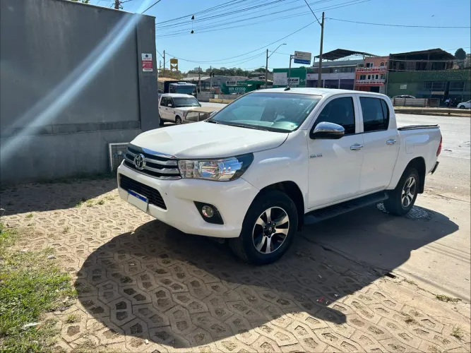 Toyota Hilux CD 4X4 2.8 Diesel Mec. 2020