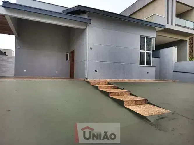 Casa para Locação no Condomínio Terras do Vale | 3 Dormitórios, Suíte e Quintal