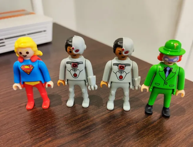 Vendo Kinder playmobil DC
