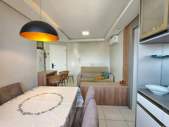 Apartamento 02 Dormitórios , mobiliado ,garagem elevador e área de lazer.