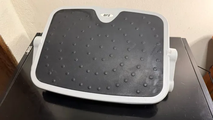 Apoio de Pé Ergonômico DT3 EFR01 Regulável - Oportunidade! Parcelo 12x