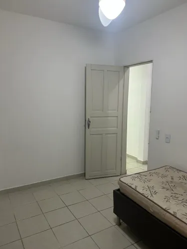 Alugo apartamento