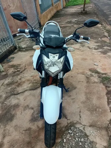 Vende - se Fazer 250 2014