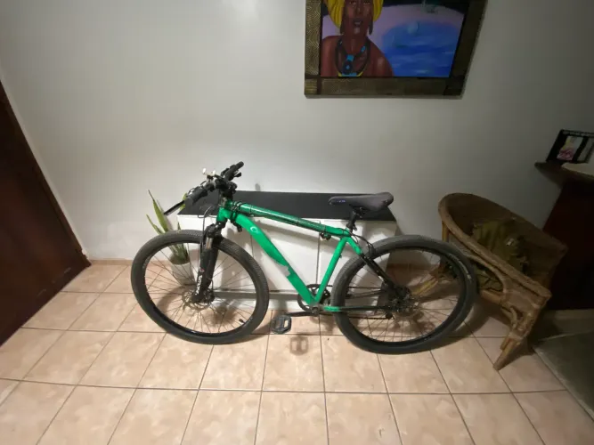Vende-se bike aro 29 verde.