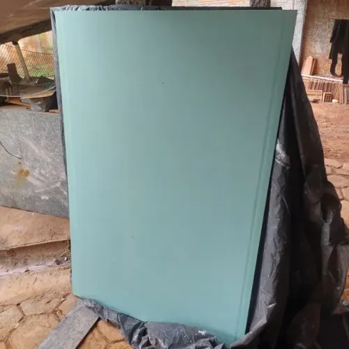 Placa de gesso resistente a umidade