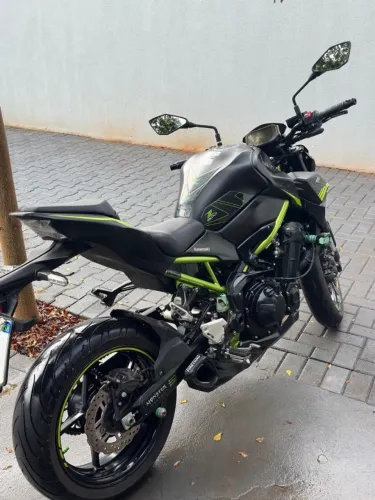 Kawasaki Z 900 2021