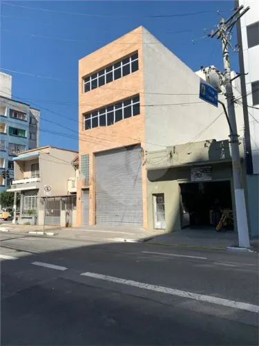 Prédio Comercial com Renda | 743 m² | Já Locado | Bom Retiro