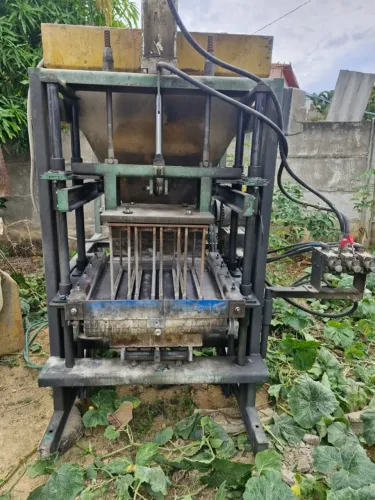 Máquina de Blocos Pneumática