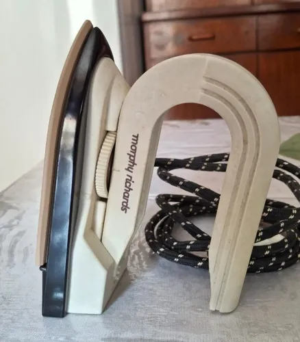 DOIS FERROS DE VIAGEM IMPORTADOS - JURA + MORPHY RICHARDS