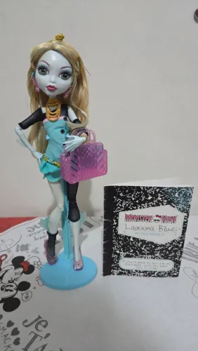 Monster High School Out Lagoona Blue Completa